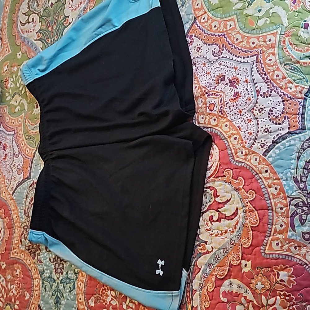 Under Armour short